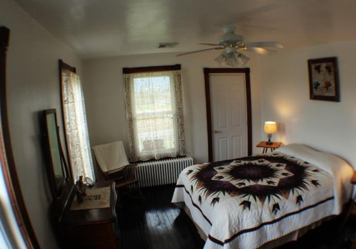 Stone Hollow Farms Bed & Breakfast Mercersburg Exterior photo